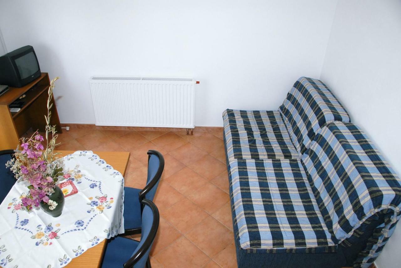Apartmani Bauk ポレッチ エクステリア 写真